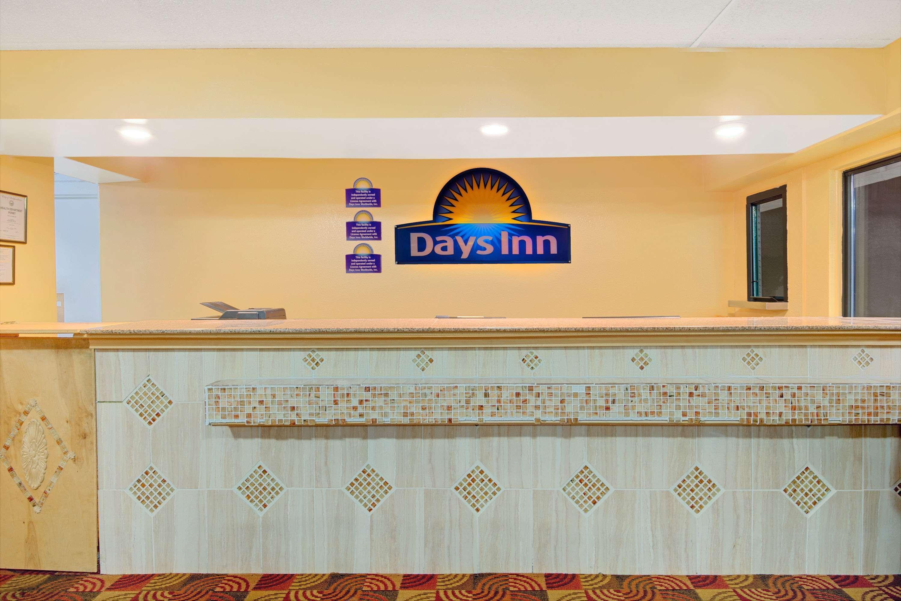 Days Inn By Wyndham Индипендънс Екстериор снимка